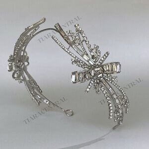 Elegant Silver Crystal Bow Hair Accessory